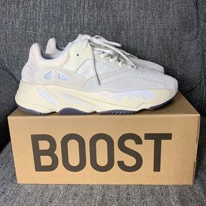 Adidas Yeezy Boost 700 Analog EG7596